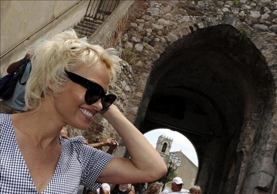 Pamela Anderson destaca el aporte de Rusia a la conservación de animales