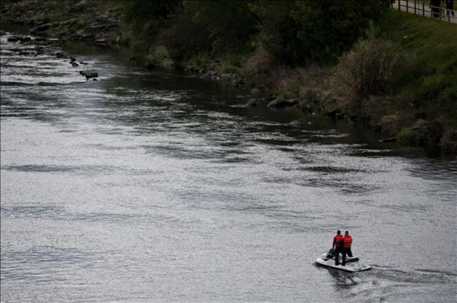 Buscan con barcas por el Miño al octogenario desaparecido en Guntín (Lugo)