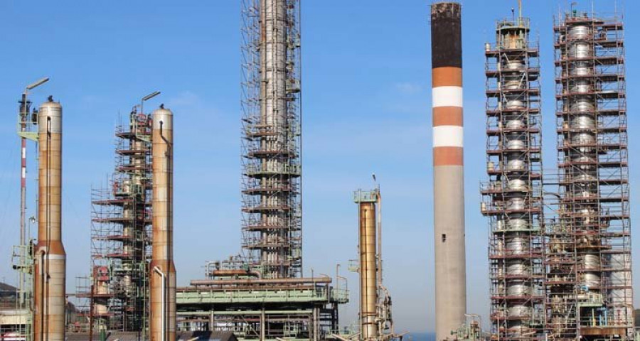 La refinería de Repsol realiza una parada técnica de 30 días