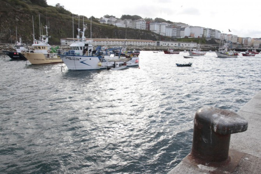 Mueren dos hombres tras precipitarse su vehículo al mar en el puerto de Malpica