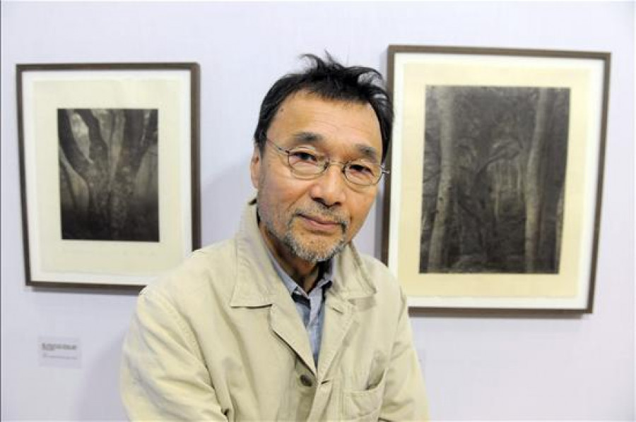 El japonés Takeshi Shikama exhibe en Barcelona sus fotografías de bosques