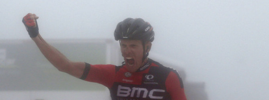 De Marchi brilla en la niebla