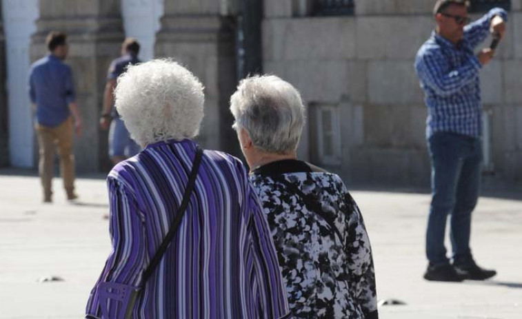 De Cos avisa de que habrá que adoptar medidas por la viabilidad financiera de las pensiones