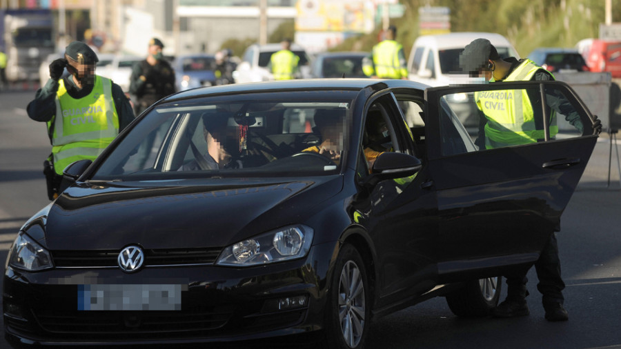 Los múltiples controles en los accesos causaron embotellamientos 
en toda la ciudad