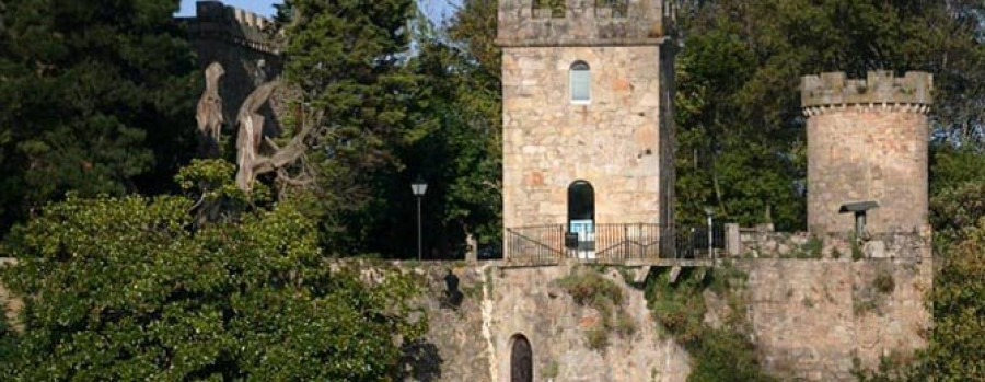 Oleiros exige una vez más que se arregle el paseo perimetral del Castillo de Santa Cruz