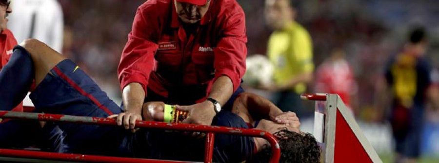 Puyol estará dos meses de baja por la luxación del codo