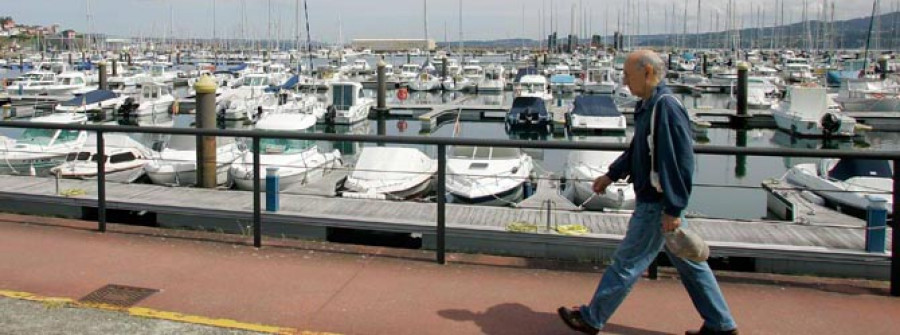La adjudicataria del puerto rechaza la libre transmisión de plazas de amarre