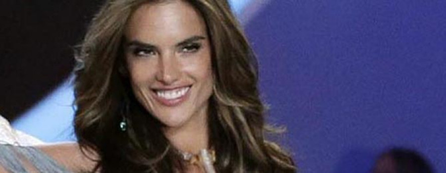 Mango ficha a la top model Alessandra Ambrosio y a la hija de Kim Basinger