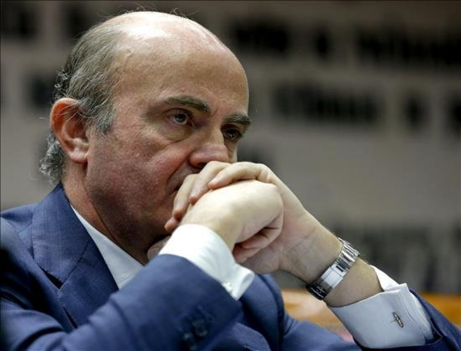 De Guindos dice que ninguna entidad ha tenido tanta transparencia como Bankia