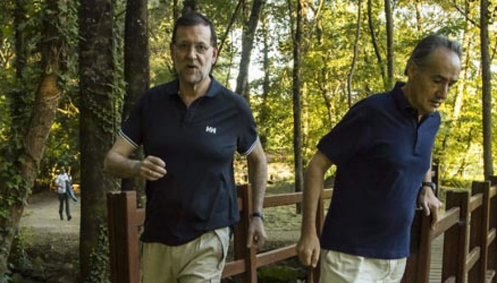 Rajoy estrena sus vacaciones con una marcha deportiva entre Ribadumia y Meis