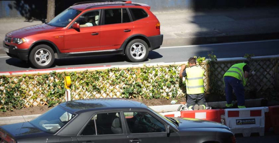 La mediana de Primo de Rivera se cubre con vegetación tras las quejas vecinales