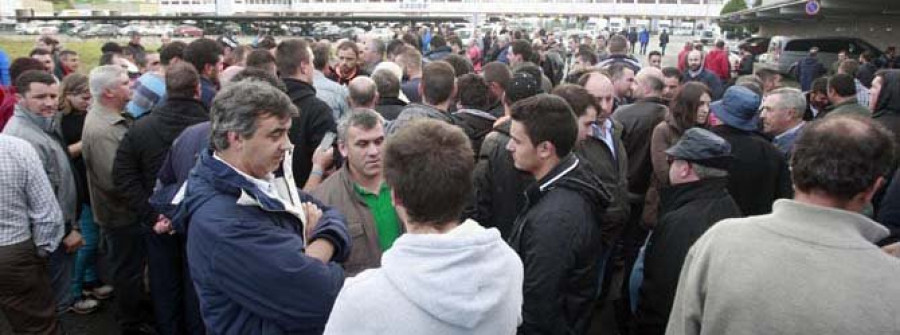 Los ganaderos llevan sus protestas hasta la central logística de Gadisa