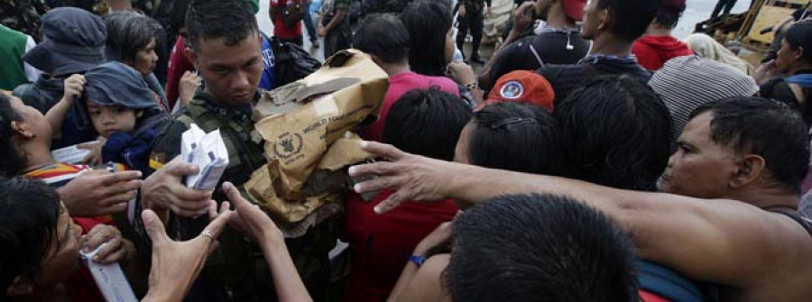 Los españoles que sobrevivieron al tifón de Filipinas piden para el país donaciones “urgentes”