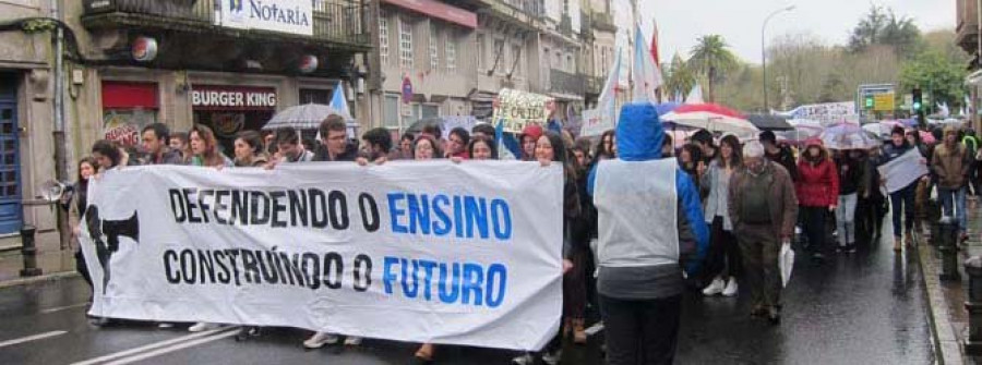Comienzan las reválidas en Galicia con protestas y niños que no irán a clase