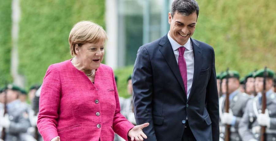 Merkel defiende ante Sánchez más ayudas a España con la inmigración