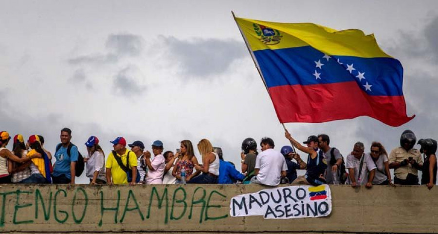 La crisis desatada en Venezuela deja ya un balance de 43 muertos desde el inicio de 
las manifestaciones