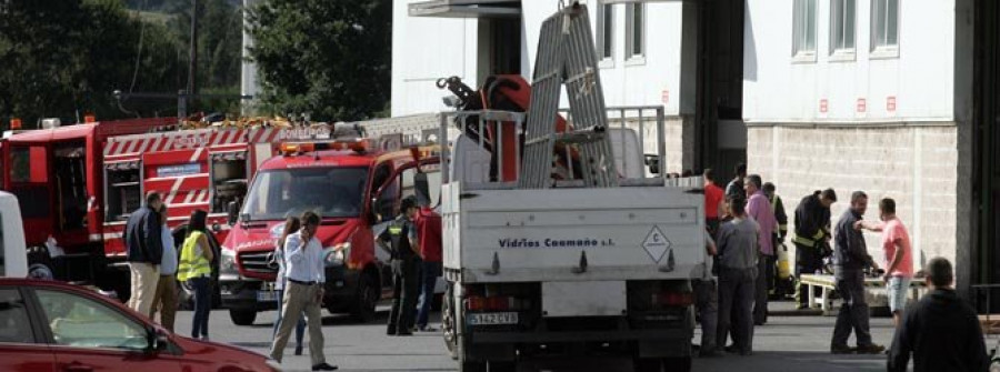 Arde una nave en Culleredo y deja importantes daños estructurales