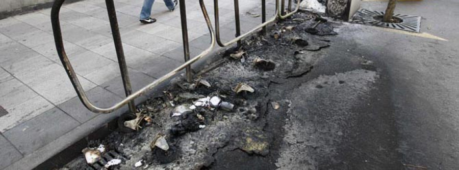 Una colisión con vuelco en la avenida de Finisterre deja dos heridos leves