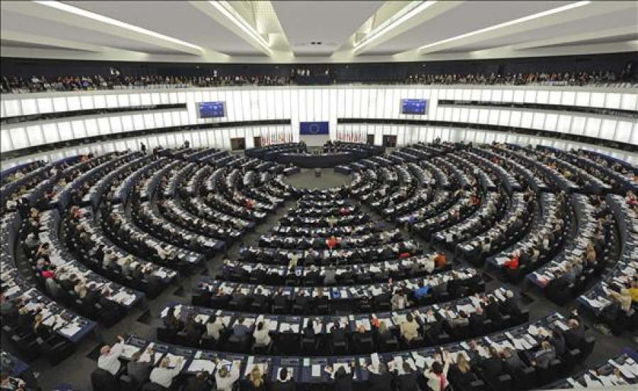 Eurodiputados exigen que aeropuertos y puertos españoles reciban fondos de UE
