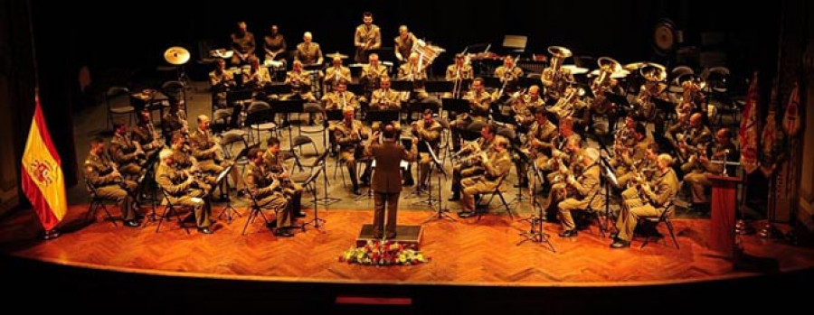 Un concierto de música militar inauguró los actos del Día de las Fuerzas Armadas