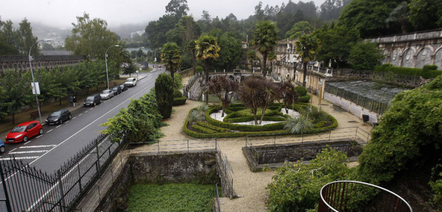 Betanzos quiere recuperar los dos leones de El Pasatiempo vendidos a Covadonga