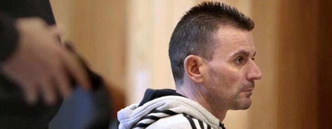 La Audiencia impone más de  18 años de cárcel al hombre que degolló a su expareja en Narón
