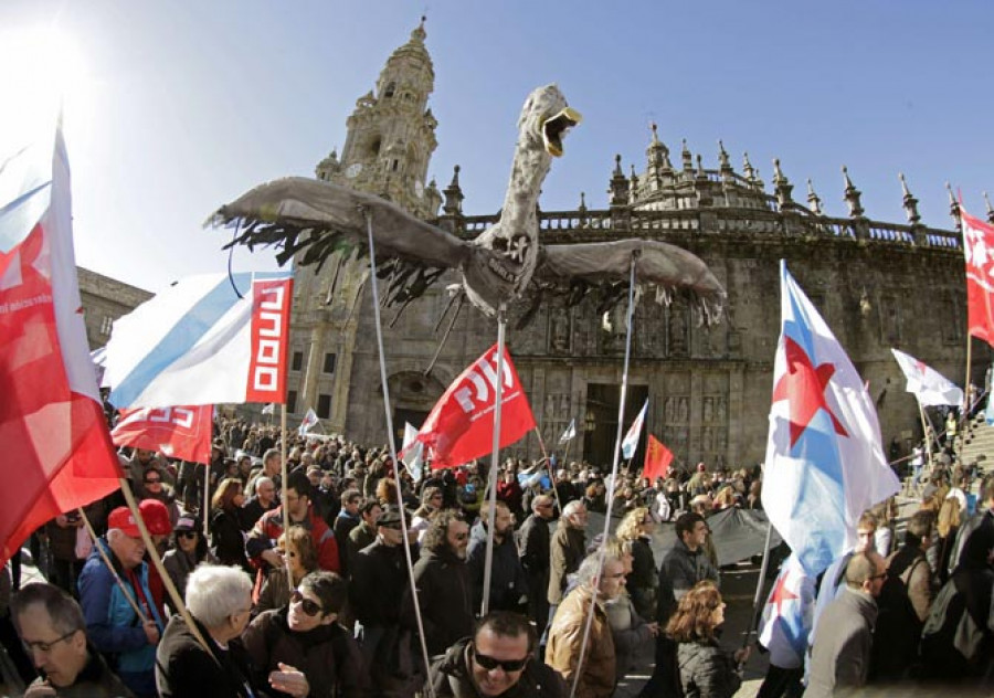 Galicia se echa a  la calle para pedir “justicia” tras el fallo del “Prestige”