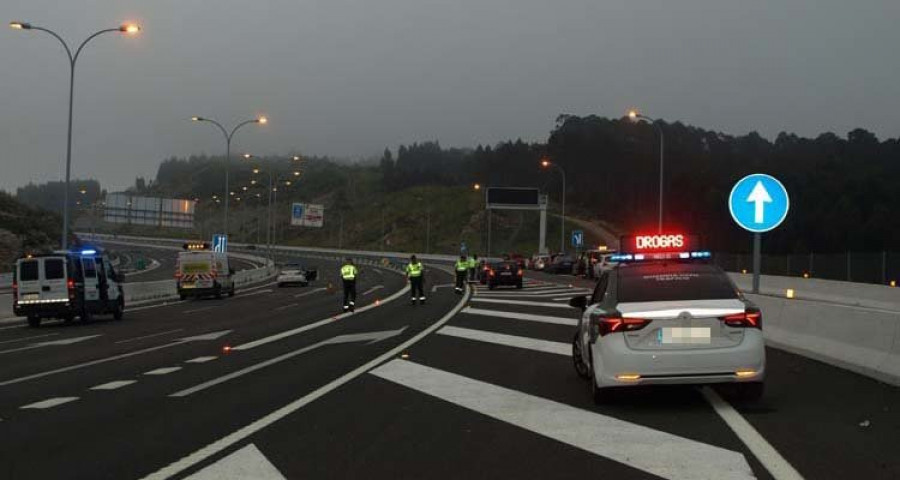 Fallece un motorista en Pontevedra tras salirse de la vía y chocar contra el guardarraíl