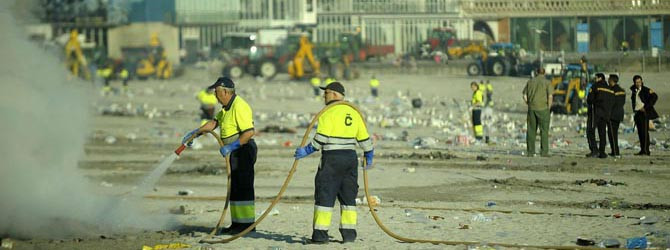Medio Ambiente sorteará 15 vuelos por limpiar las playas en San Juan