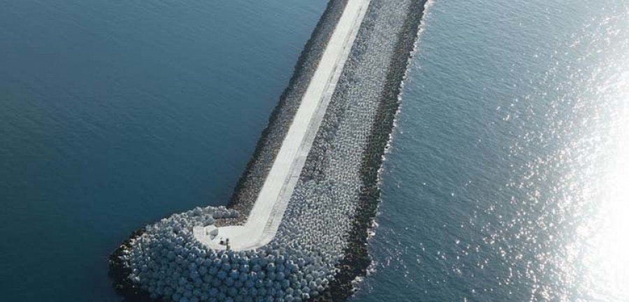 El Puerto licita las obras de refuerzo y mantenimiento del morro del dique de punta Langosteira