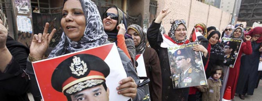 Egipto vota un referendo marcado por las protestas, que dejan nueve muertos