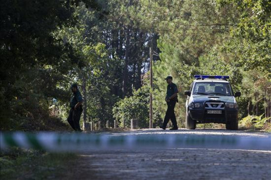 La madre de Asunta llega con su abogada a la finca de Teo