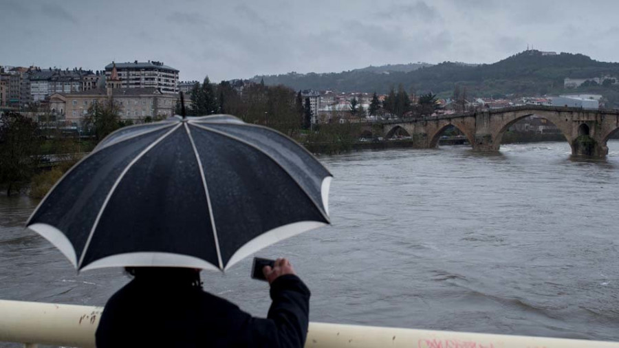 La borrasca Elsa se despide con tres muertos y numerosos daños y da paso a la alerta roja con Fabien