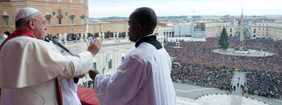 El papa Francisco dedica su primer mensaje de Navidad a pedir la paz en todo el mundo