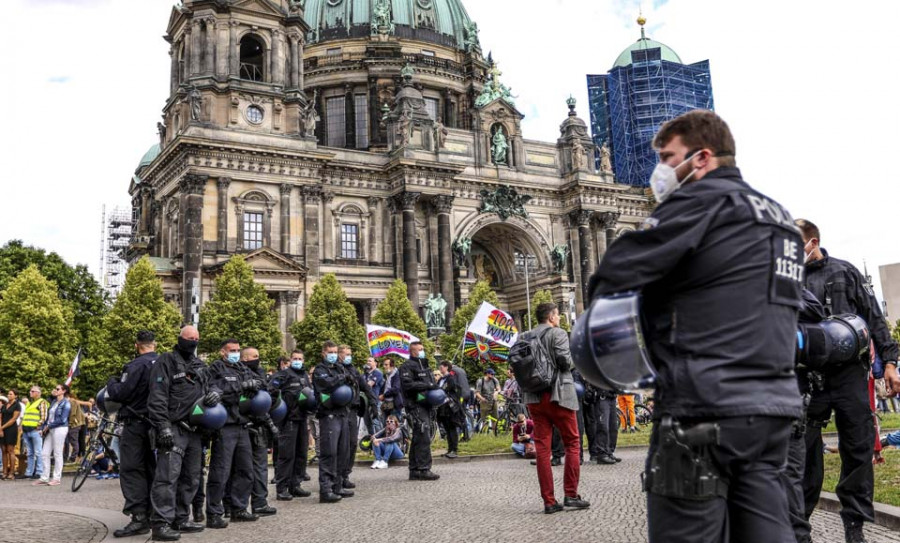 Berlín alerta de que los excesos de los turistas en vacaciones pueden causar nuevos rebrotes