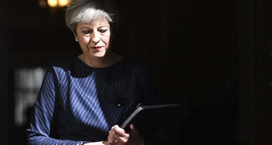 May adelanta las elecciones en el Reino Unido para reforzarse ante el Brexit