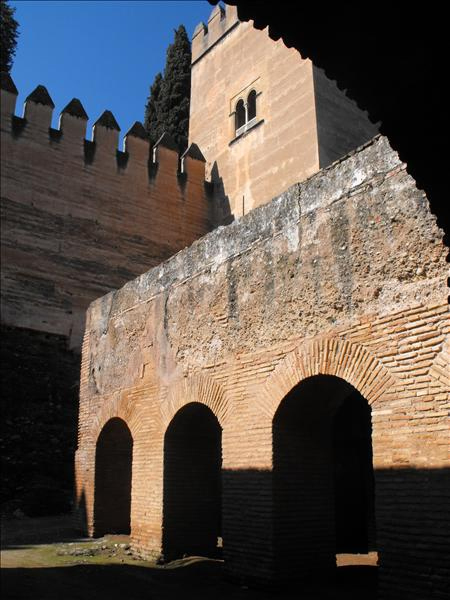 La Alhambra de Granada abre excepcionalmente en abril la Torre de los Picos