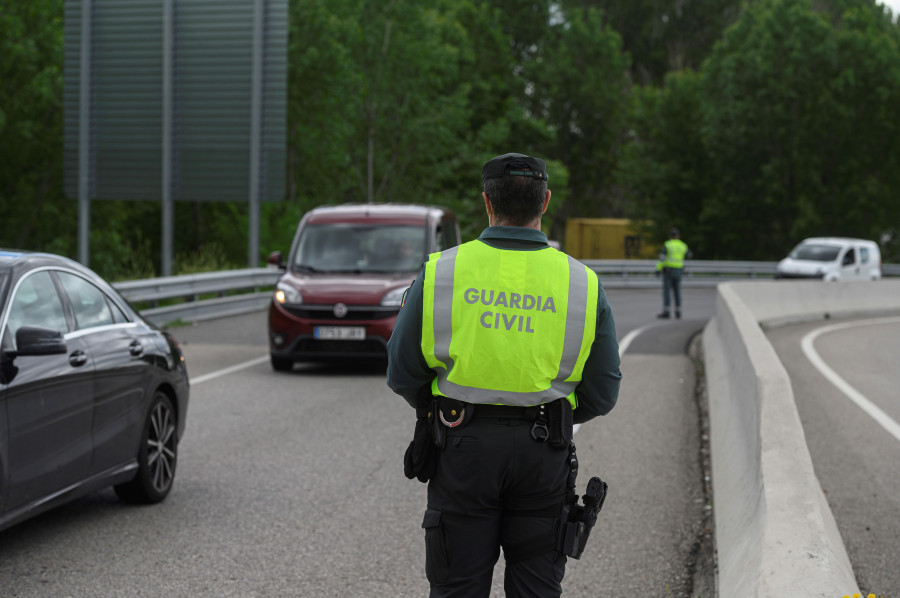 Muere un guardia civil y otros dos resultan heridos en un accidente durante un control en Asturias