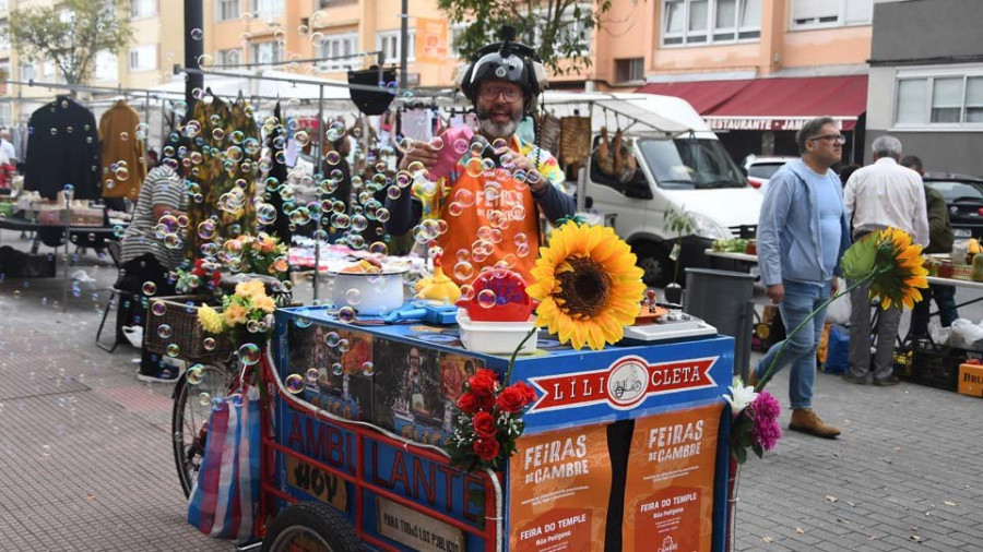 Cambre estrena con éxito la nueva ubicación de la Feira de O Temple