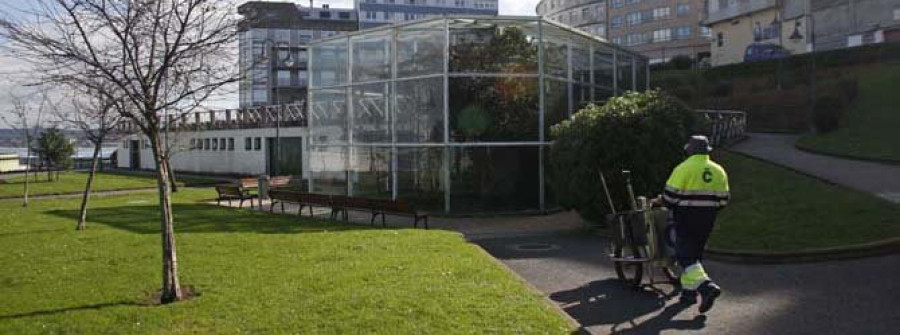 Un patio verde para los niños del asfalto