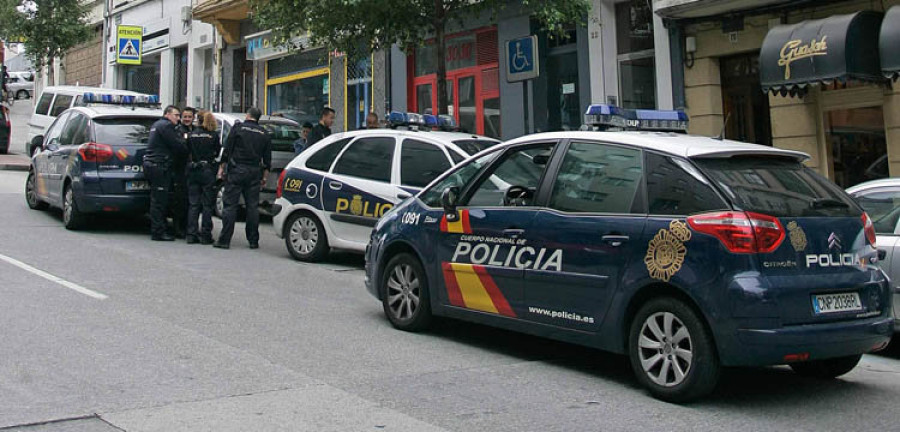 Detenido un carballés de 43 años tras saquear una tienda de Os Mallos