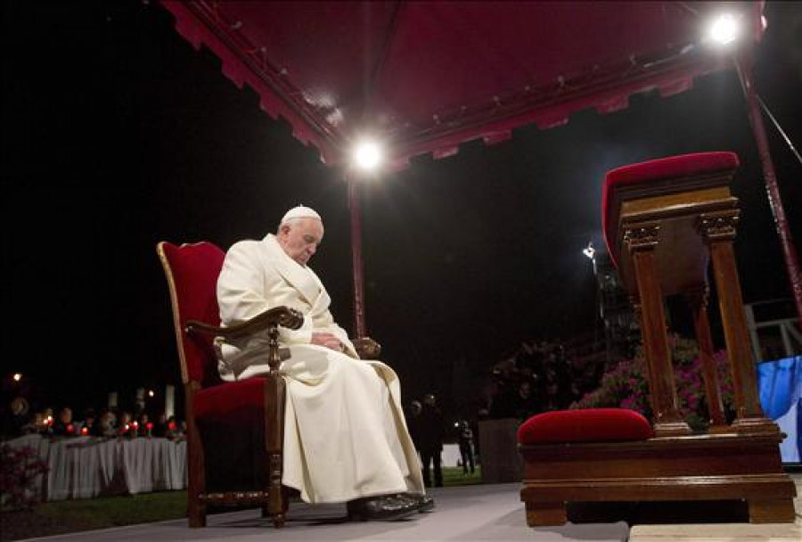 El papa Francisco presidirá su segunda vigilia pascual y bautizará a diez catecúmenos