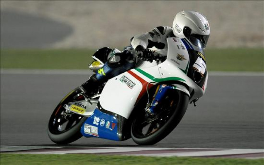 El italiano Romano Fenati vence en solitario en el GP de España de Moto3