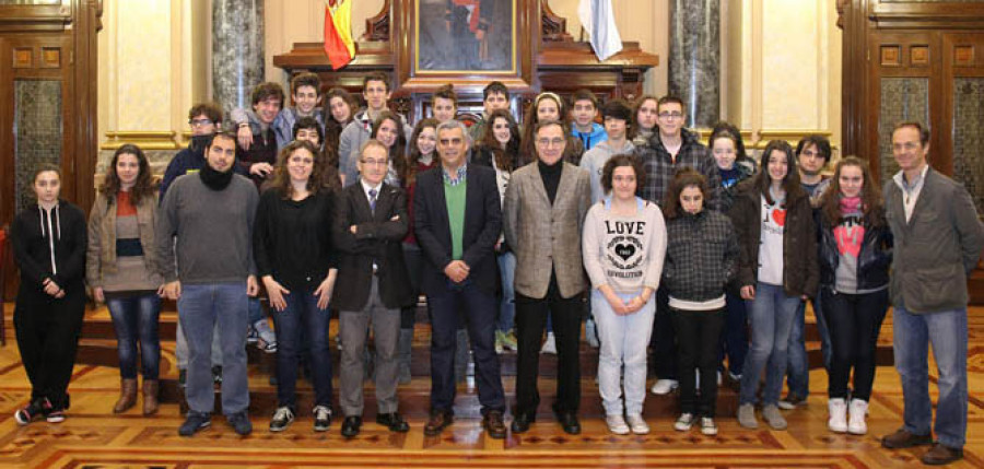 Mourelo anima a los jóvenes a implicarse en el proyecto Comenius