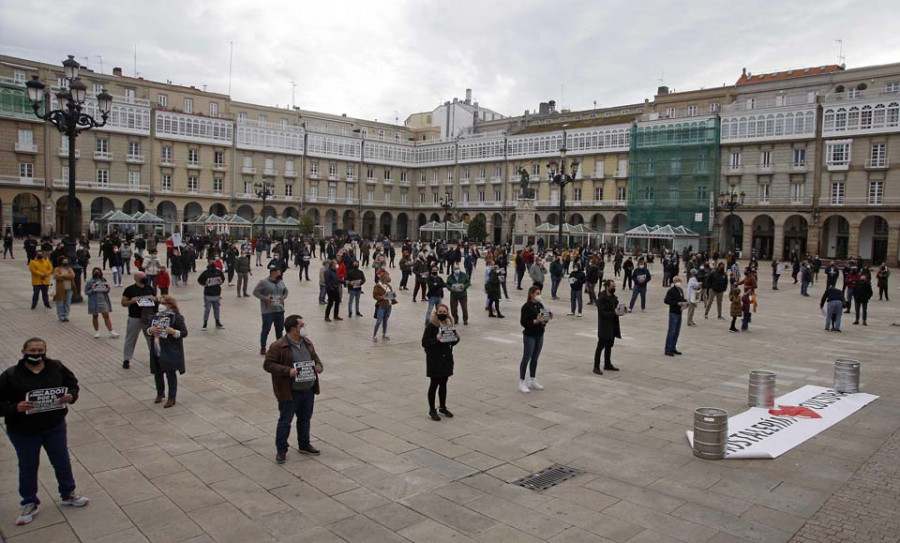 Hosteleros de A Coruña convocan nuevas movilizaciones para exigir que las ayudas "lleguen ya"