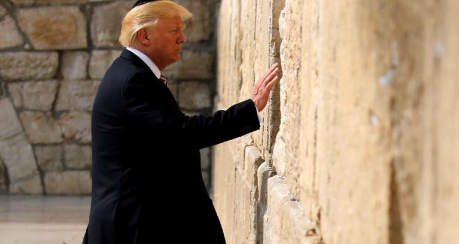 Trump denuncia a Irán y llama a la paz a israelíes y palestinos