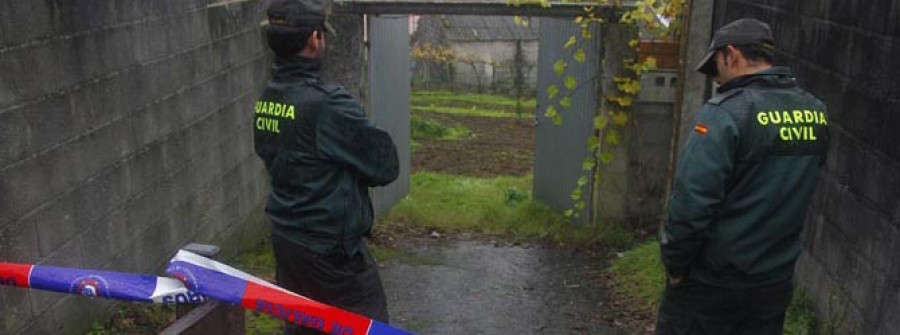 Fallece aplastado contra un árbol por su motocultor uno de los enterradores de Cambados