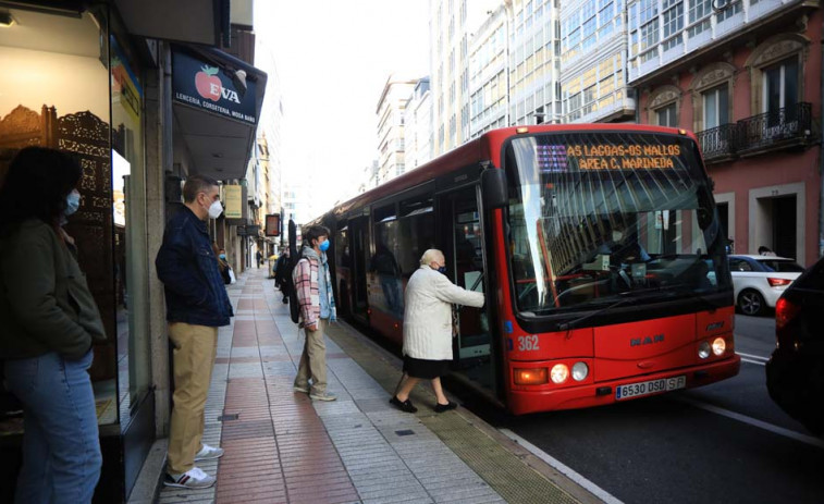 El billete de autobús continuará con el precio rebajado actual hasta finales del próximo año