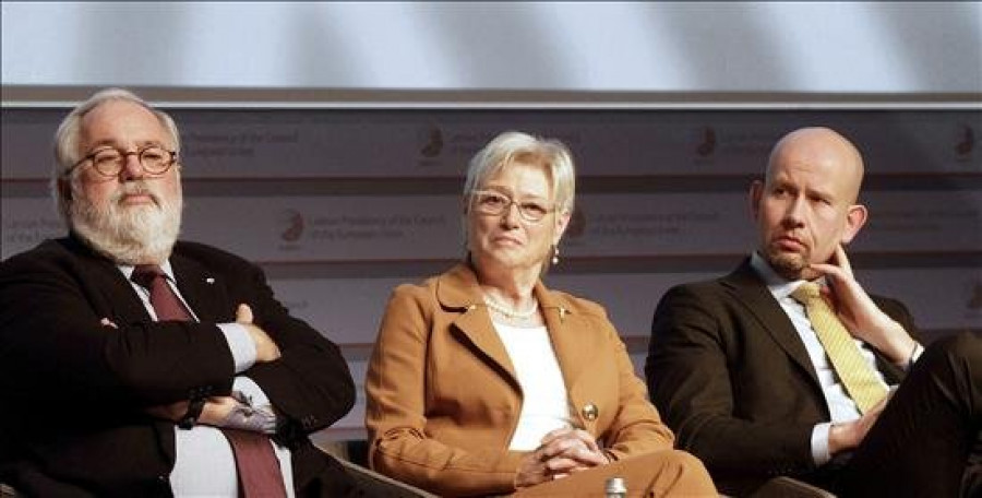 Arias Cañete aboga por un suministro energético seguro y asequible en toda la UE