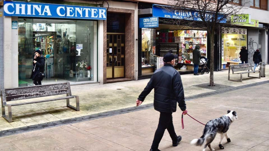 Una mujer atraca un bazar y se lleva solo el 50% de la recaudación